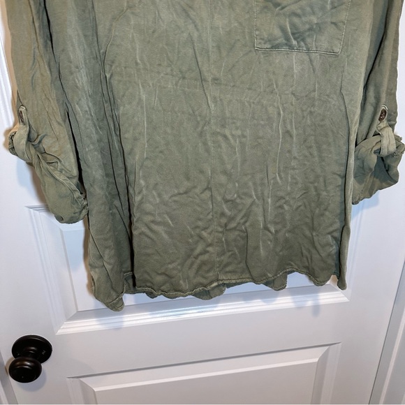 Cato Green V Neck 3/4 Roll Tab Sleeve Blouse 18/20W - Picture 8 of 10